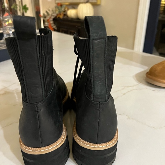 NWOT Toms Boots - Picture 7 of 9